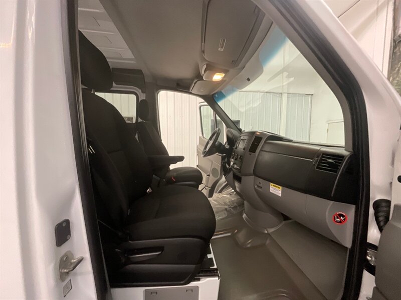 2016 Mercedes-Benz Sprinter 2500 Cargo Van Crew / 2.1L 4Cyl DIESEL / 81K MILES  / 5-Passenger w. CARGO AREA / Standard Roof & 144 " WB / NEW TIRES - Photo 19 - Gladstone, OR 97027