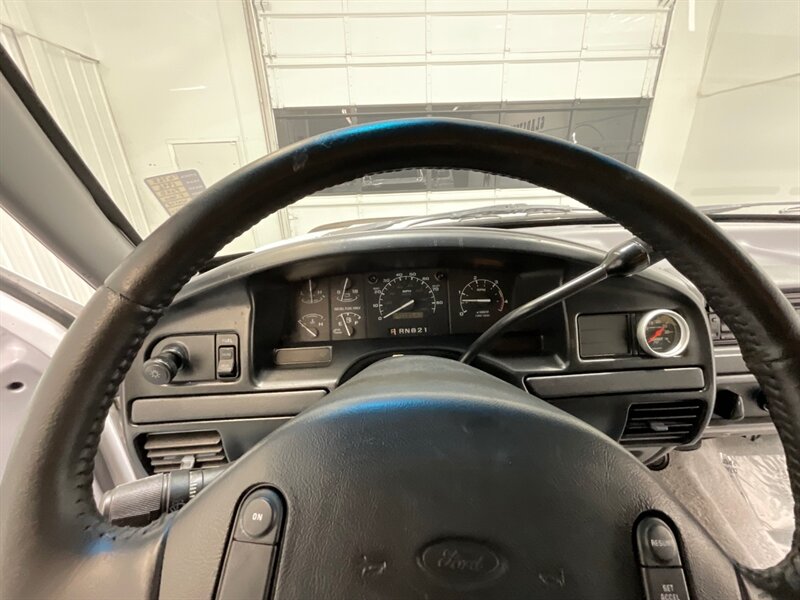 1996 Ford F-250 XLT 4X4 7.3L DIESEL / NEW TIRES / ZERO RUST  / LONG BED / Towing Pkg / Spray in bed liner - Photo 38 - Gladstone, OR 97027
