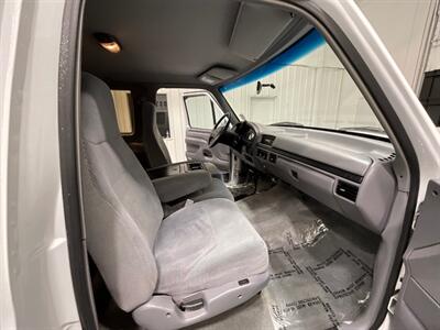 1996 Ford F-250 XLT 4X4 7.3L DIESEL / NEW TIRES / ZERO RUST  / LONG BED / Towing Pkg / Spray in bed liner - Photo 14 - Gladstone, OR 97027