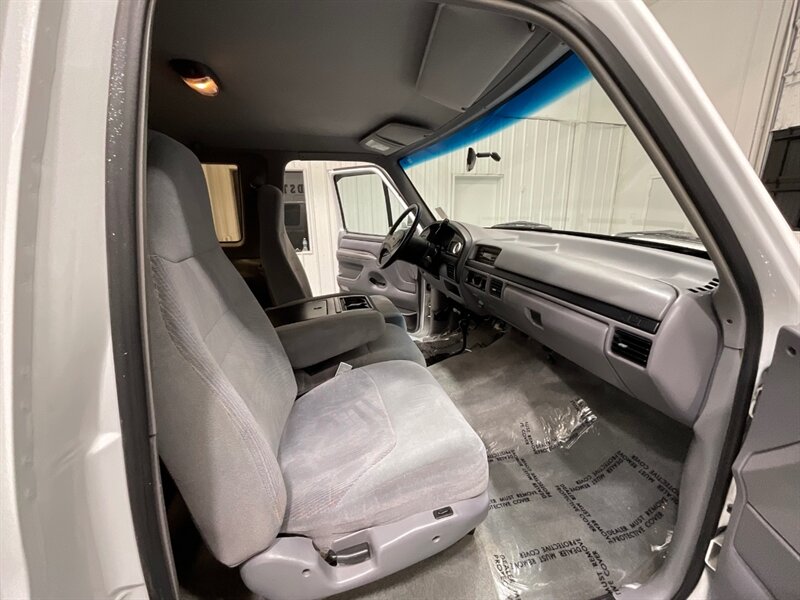 1996 Ford F-250 XLT 4X4 7.3L DIESEL / NEW TIRES / ZERO RUST  / LONG BED / Towing Pkg / Spray in bed liner - Photo 14 - Gladstone, OR 97027