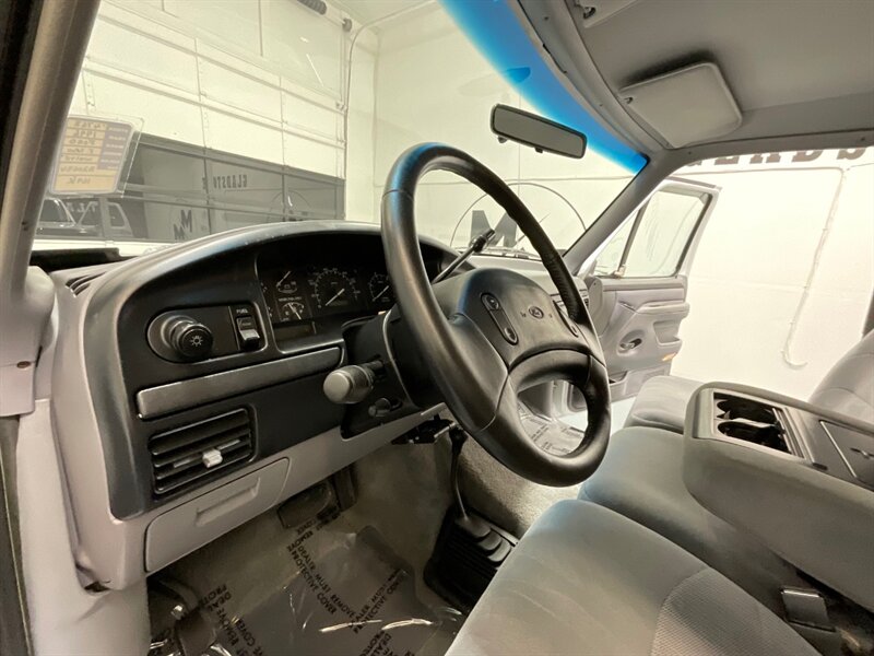 1996 Ford F-250 XLT 4X4 7.3L DIESEL / NEW TIRES / ZERO RUST  / LONG BED / Towing Pkg / Spray in bed liner - Photo 17 - Gladstone, OR 97027