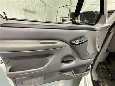 1996 Ford F-250 XLT 4X4 7.3L DIESEL / NEW TIRES / ZERO RUST  / LONG BED / Towing Pkg / Spray in bed liner - Photo 32 - Gladstone, OR 97027