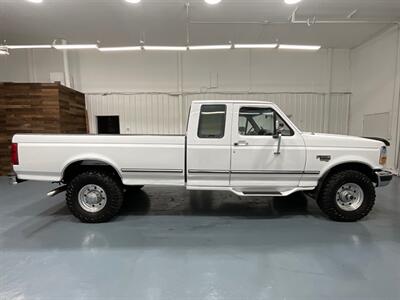 1996 Ford F-250 XLT 4X4 7.3L DIESEL / NEW TIRES / ZERO RUST  / LONG BED / Towing Pkg / Spray in bed liner - Photo 4 - Gladstone, OR 97027