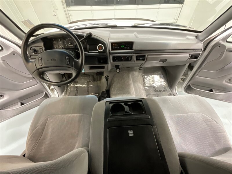 1996 Ford F-250 XLT 4X4 7.3L DIESEL / NEW TIRES / ZERO RUST  / LONG BED / Towing Pkg / Spray in bed liner - Photo 34 - Gladstone, OR 97027