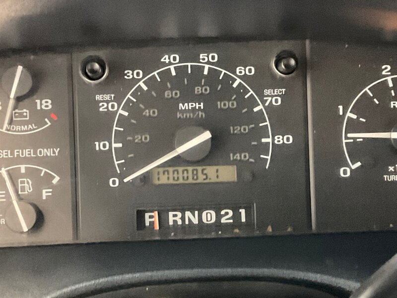 1996 Ford F-250 XLT 4X4 7.3L DIESEL / NEW TIRES / ZERO RUST  / LONG BED / Towing Pkg / Spray in bed liner - Photo 50 - Gladstone, OR 97027