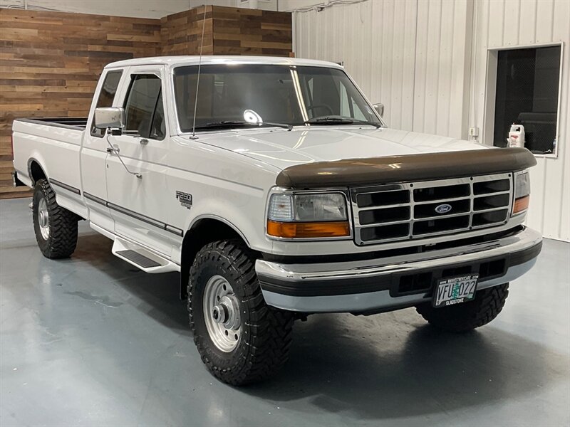1996 Ford F-250 XLT 4X4 7.3L DIESEL / NEW TIRES / ZERO RUST  / LONG BED / Towing Pkg / Spray in bed liner - Photo 2 - Gladstone, OR 97027