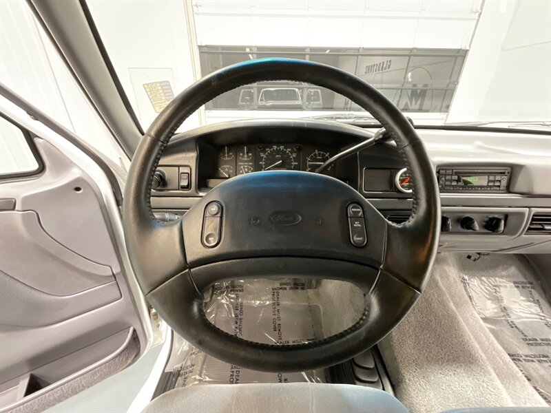 1996 Ford F-250 XLT 4X4 7.3L DIESEL / NEW TIRES / ZERO RUST  / LONG BED / Towing Pkg / Spray in bed liner - Photo 21 - Gladstone, OR 97027