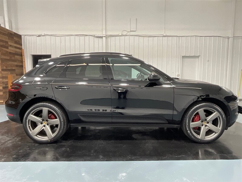 2016 Porsche Macan S Sport Utility AWD / TWIN TURBO / NEW TIRES  / Sport Chrono Package - Photo 4 - Gladstone, OR 97027