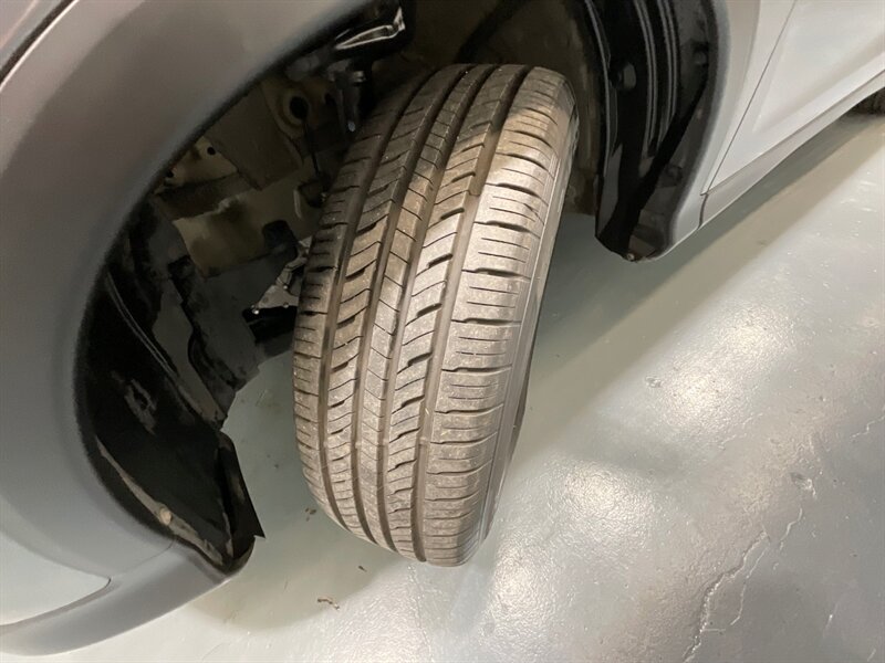 2012 Honda CR-V EX-L AWD / 21,000 MILES / Leather Sunroof Camera / LOCAL SUV w. ZERO RUST / LIKE NEW CONDITION - Photo 24 - Gladstone, OR 97027