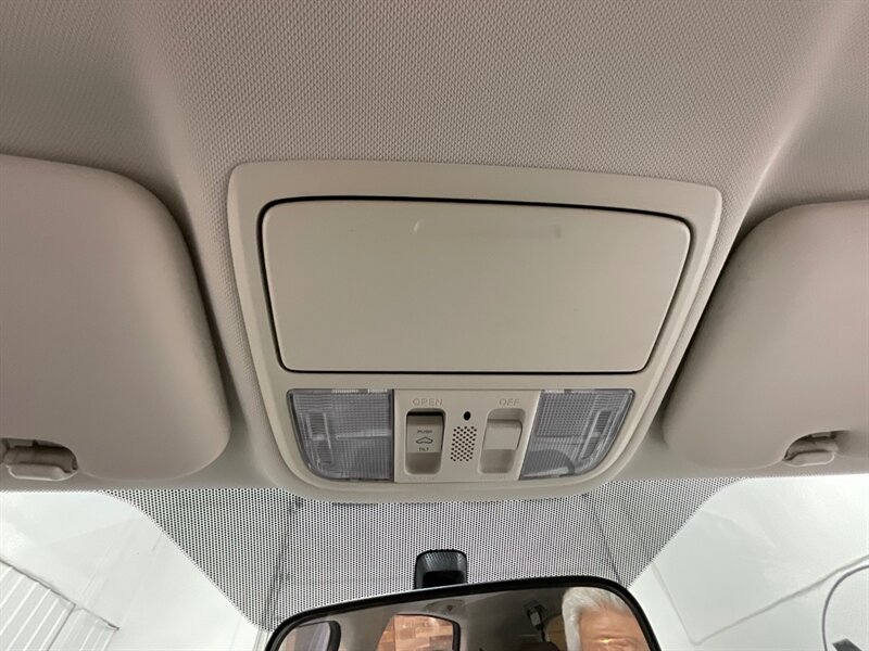 2012 Honda CR-V EX-L AWD / 21,000 MILES / Leather Sunroof Camera / LOCAL SUV w. ZERO RUST / LIKE NEW CONDITION - Photo 42 - Gladstone, OR 97027