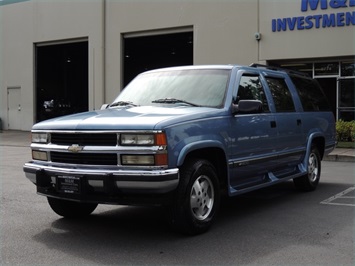 1994 Chevrolet Suburban K1500 / 4x4 / 3RD ROW SEAT / EXCEL COND SUV