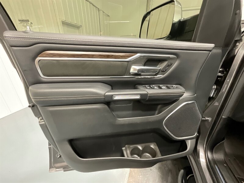 2019 RAM 1500 1500 Laramie 4x4 / 5.7L V8 HEMI /ONLY 10,000 MILE  / 1-OWNER LOCAL - Photo 41 - Gladstone, OR 97027