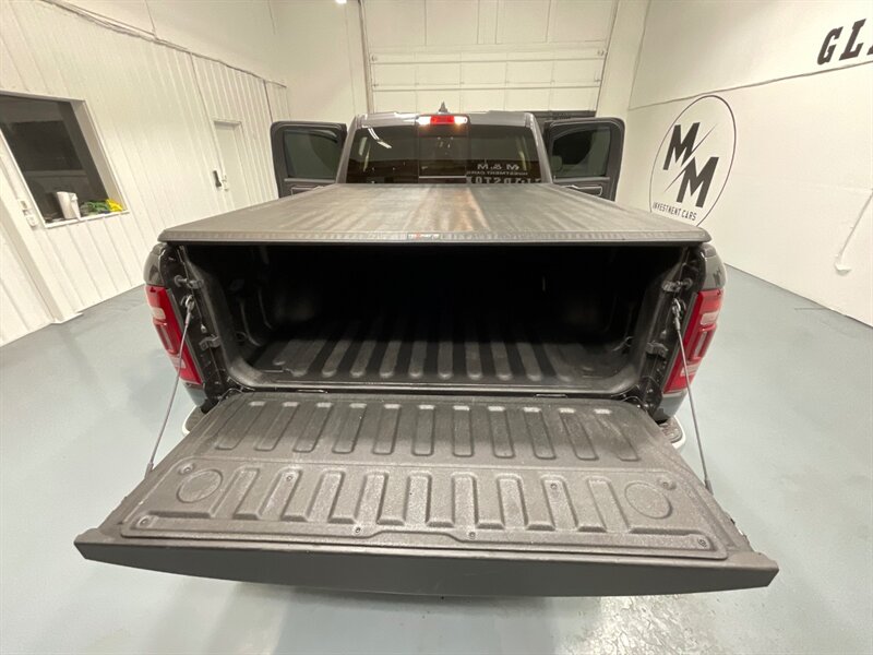 2019 RAM 1500 1500 Laramie 4x4 / 5.7L V8 HEMI /ONLY 10,000 MILE  / 1-OWNER LOCAL - Photo 10 - Gladstone, OR 97027