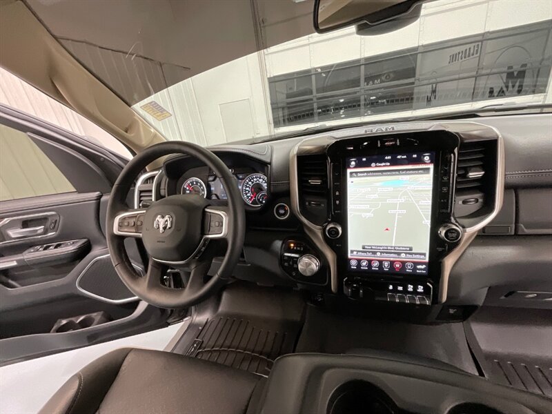 2019 RAM 1500 1500 Laramie 4x4 / 5.7L V8 HEMI /ONLY 10,000 MILE  / 1-OWNER LOCAL - Photo 18 - Gladstone, OR 97027