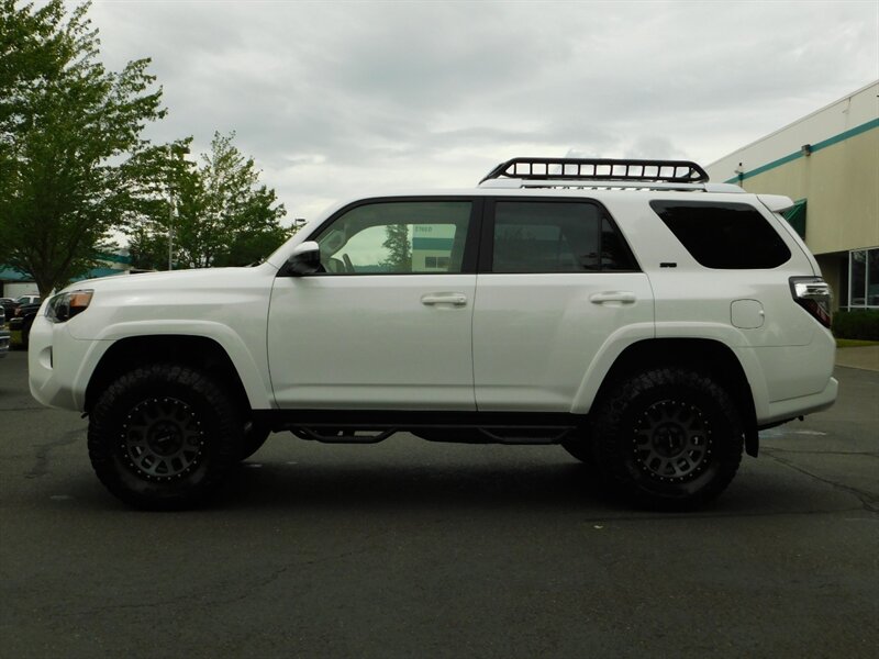 2017 Toyota 4Runner SR5 4X4 Sport Utility 3rd Row Seat / Navi/ LIFTED - Photo 3 - Portland, OR 97217
