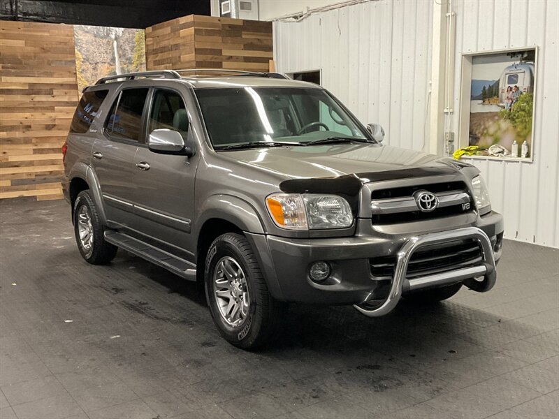 2007 Toyota Sequoia Limited 4X4 / 3RD SEAT / Leather / DVD / Navi  Backup Camera / DVD Player/ Navigation / ONLY 125,000 MILES - Photo 2 - Gladstone, OR 97027