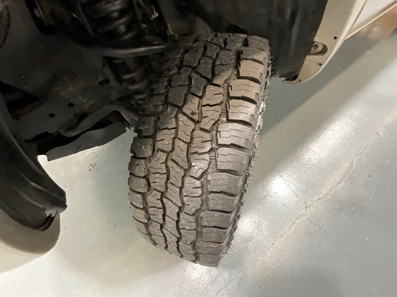 2007 Toyota Tacoma V6 SR5 Access Cab 4X4 / 6-SPEED MANUAL / 6-Ft Bed / LOCAL TRUCK w. ZERO RUST - Photo 24 - Gladstone, OR 97027