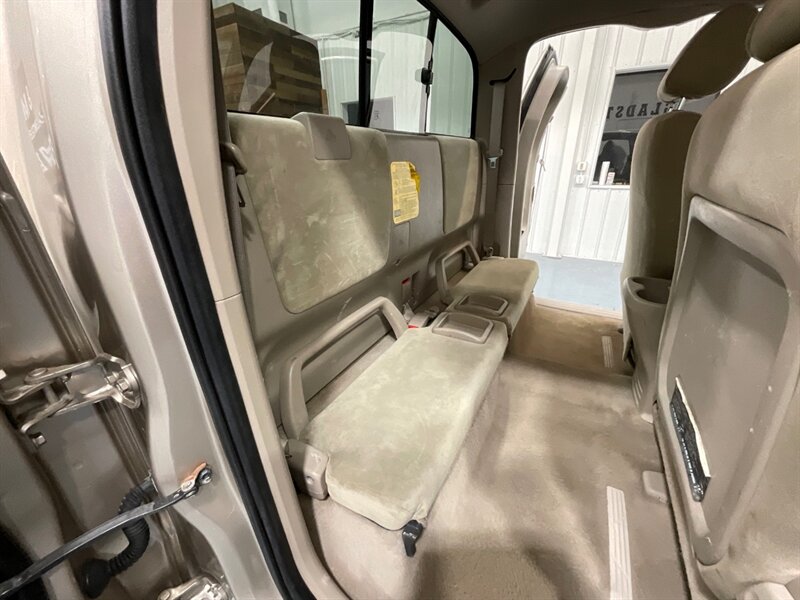 2007 Toyota Tacoma V6 SR5 Access Cab 4X4 / 6-SPEED MANUAL / 6-Ft Bed / LOCAL TRUCK w. ZERO RUST - Photo 38 - Gladstone, OR 97027