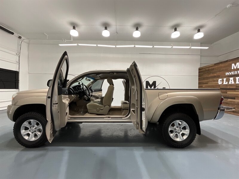 2007 Toyota Tacoma V6 SR5 Access Cab 4X4 / 6-SPEED MANUAL / 6-Ft Bed / LOCAL TRUCK w. ZERO RUST - Photo 11 - Gladstone, OR 97027