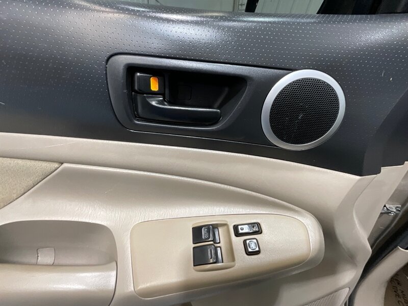 2007 Toyota Tacoma V6 SR5 Access Cab 4X4 / 6-SPEED MANUAL / 6-Ft Bed / LOCAL TRUCK w. ZERO RUST - Photo 34 - Gladstone, OR 97027