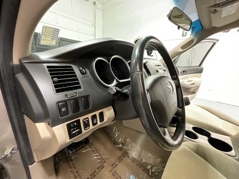 2007 Toyota Tacoma V6 SR5 Access Cab 4X4 / 6-SPEED MANUAL / 6-Ft Bed / LOCAL TRUCK w. ZERO RUST - Photo 35 - Gladstone, OR 97027