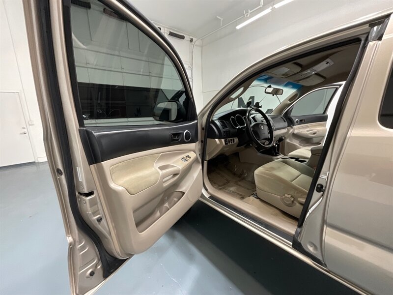 2007 Toyota Tacoma V6 SR5 Access Cab 4X4 / 6-SPEED MANUAL / 6-Ft Bed / LOCAL TRUCK w. ZERO RUST - Photo 31 - Gladstone, OR 97027