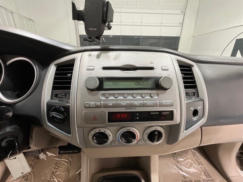 2007 Toyota Tacoma V6 SR5 Access Cab 4X4 / 6-SPEED MANUAL / 6-Ft Bed / LOCAL TRUCK w. ZERO RUST - Photo 16 - Gladstone, OR 97027