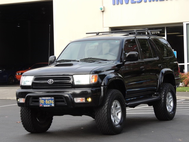 2000 Toyota 4Runner SR5 / 6Cyl / 4X4 / Leather / LIFTED LIFTED