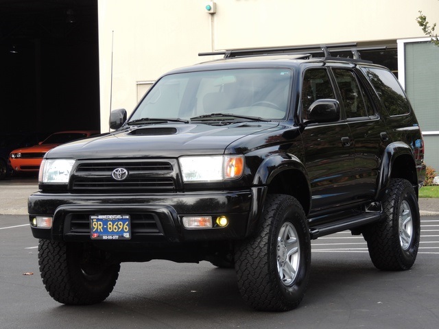 2000 Toyota 4Runner SR5 / 6Cyl / 4X4 / Leather / LIFTED LIFTED