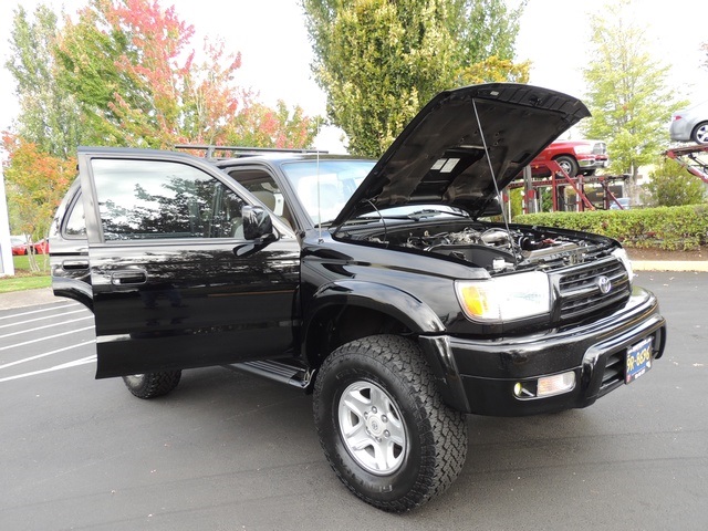 2000 Toyota 4Runner SR5 / 6Cyl / 4X4 / Leather / LIFTED LIFTED