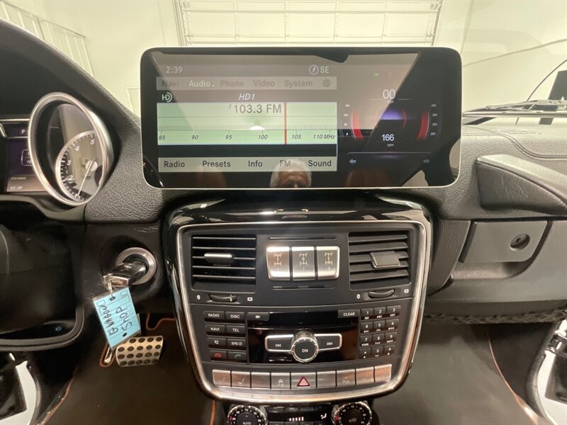 2013 Mercedes-Benz G 550 AWD / 5.5L V8 / Leather Heated Sunroof   - Photo 18 - Gladstone, OR 97027