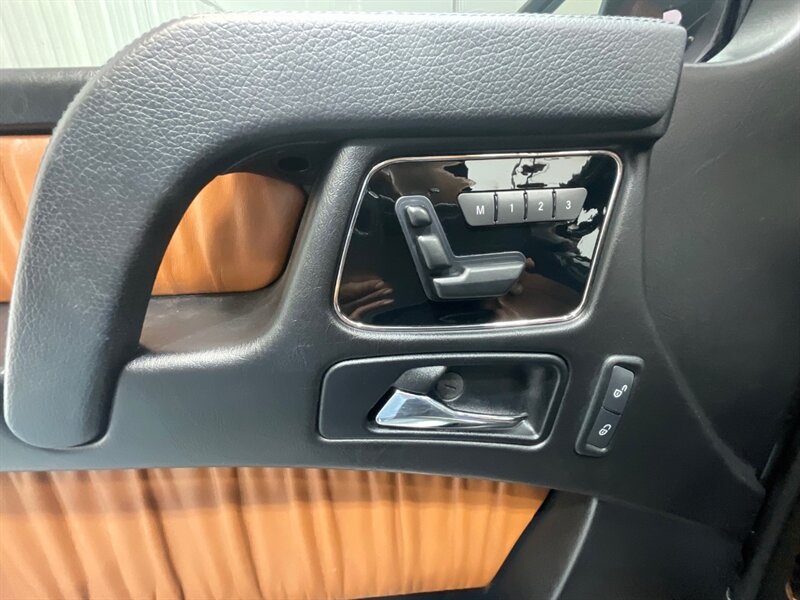 2013 Mercedes-Benz G 550 AWD / 5.5L V8 / Leather Heated Sunroof   - Photo 16 - Gladstone, OR 97027
