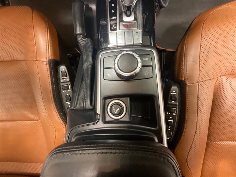 2013 Mercedes-Benz G 550 AWD / 5.5L V8 / Leather Heated Sunroof   - Photo 20 - Gladstone, OR 97027