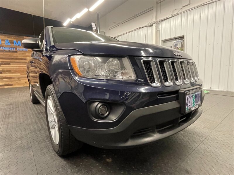 2012 Jeep Compass Latitude Sport Utility 4X4 / Heated Seats / CLEAN   - Photo 6 - Gladstone, OR 97027