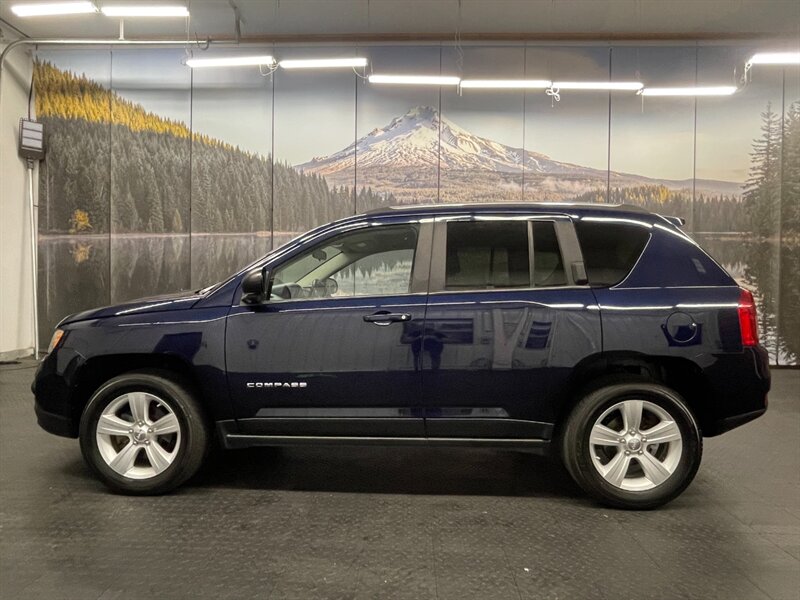 2012 Jeep Compass Latitude Sport Utility 4X4 / Heated Seats / CLEAN   - Photo 3 - Gladstone, OR 97027