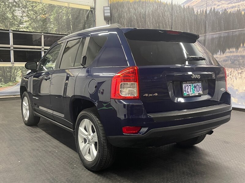 2012 Jeep Compass Latitude Sport Utility 4X4 / Heated Seats / CLEAN   - Photo 8 - Gladstone, OR 97027