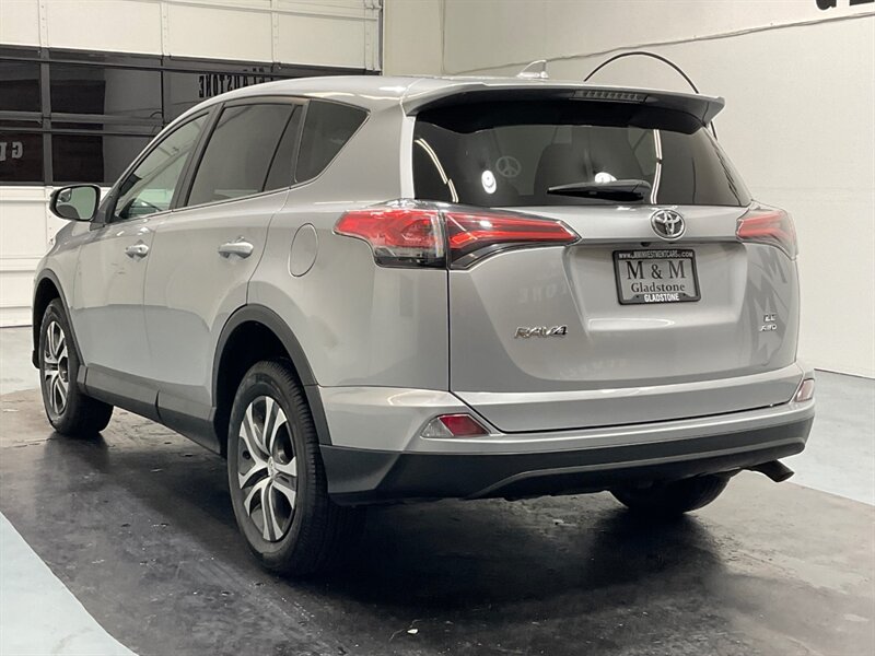 2018 Toyota RAV4 LE Sport Utility AWD / Backup Camera / 60,000 MILE  / LOCAL ZERO RUST - Photo 8 - Gladstone, OR 97027