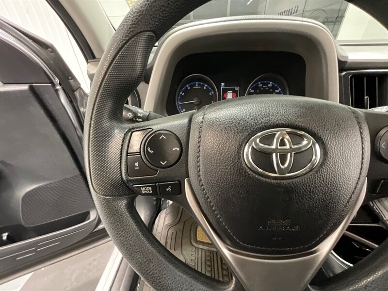 2018 Toyota RAV4 LE Sport Utility AWD / Backup Camera / 60,000 MILE  / LOCAL ZERO RUST - Photo 41 - Gladstone, OR 97027