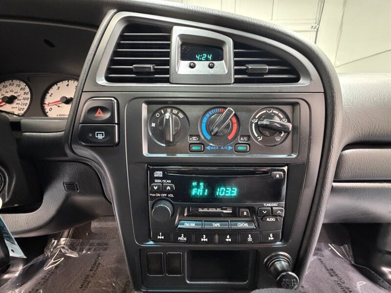 2002 Nissan Pathfinder SE Sport Utility 4X4 / 1-OWNER LOCAL / LOW MILES / Sunroof / ZERO RUST - Photo 17 - Gladstone, OR 97027