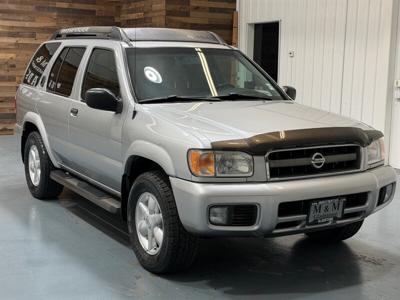 2002 Nissan Pathfinder SE Sport Utility 4X4 / 1-OWNER LOCAL / LOW MILES / Sunroof / ZERO RUST - Photo 2 - Gladstone, OR 97027