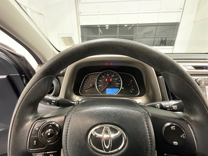 2014 Toyota RAV4 LE Sport Utility AWD / 2.5L 4Cyl / Backup Camera  / Local SUV w. ZERO RUST - Photo 48 - Gladstone, OR 97027