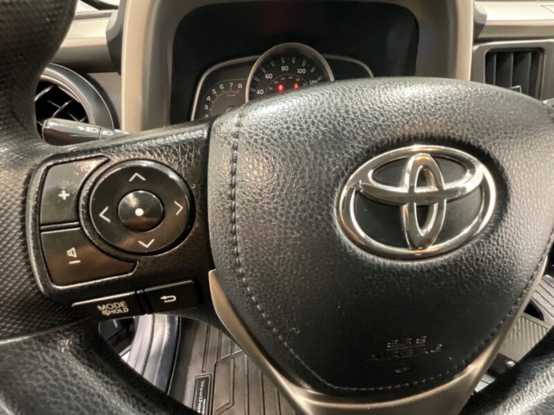 2014 Toyota RAV4 LE Sport Utility AWD / 2.5L 4Cyl / Backup Camera  / Local SUV w. ZERO RUST - Photo 46 - Gladstone, OR 97027