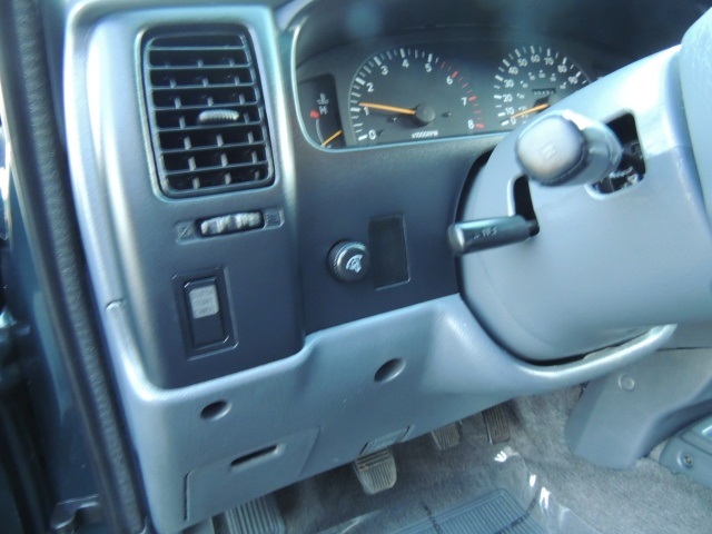 1996 Toyota Tacoma V6 LX 4WD   - Photo 18 - Portland, OR 97217