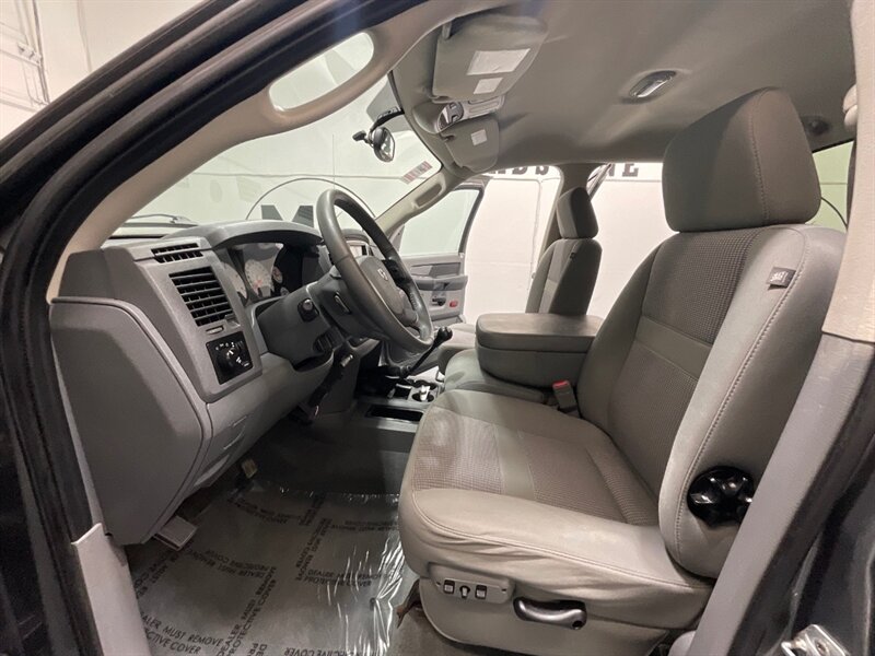 2008 Dodge Ram 3500 BIG HORN 4X4 6-SPEED MANUAL/6.7L CUMMINS DIESEL /1-OWNER LOCAL w. ZERO RUST / LONG BED - Photo 12 - Gladstone, OR 97027