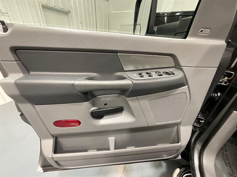 2008 Dodge Ram 3500 BIG HORN 4X4 6-SPEED MANUAL/6.7L CUMMINS DIESEL /1-OWNER LOCAL w. ZERO RUST / LONG BED - Photo 31 - Gladstone, OR 97027