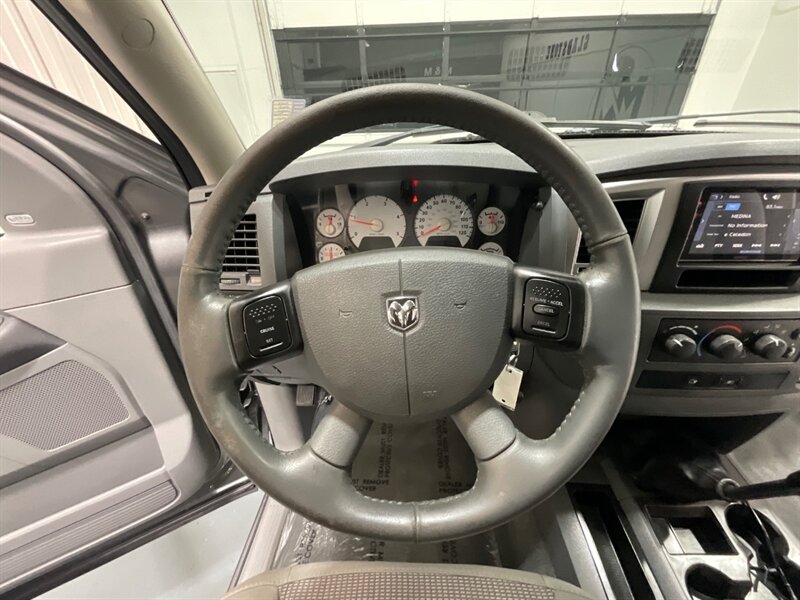 2008 Dodge Ram 3500 BIG HORN 4X4 6-SPEED MANUAL/6.7L CUMMINS DIESEL /1-OWNER LOCAL w. ZERO RUST / LONG BED - Photo 16 - Gladstone, OR 97027