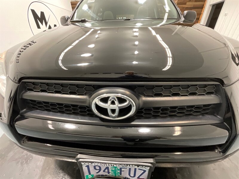 2012 Toyota RAV4 Sport Utility 4X4 / Sunroof / 1-OWNER / 84K MILES   - Photo 30 - Gladstone, OR 97027