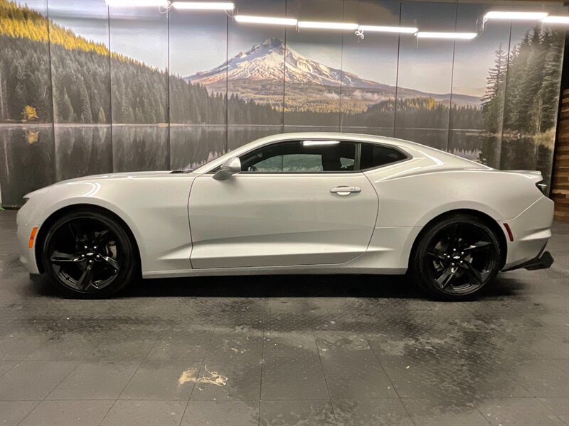 2019 Chevrolet Camaro LT Coupe / 3.6 V6 / RS PKG /  21,000 MILES  LOCAL CAR / Backup Camera / SHARP & CLEAN !! - Photo 3 - Gladstone, OR 97027