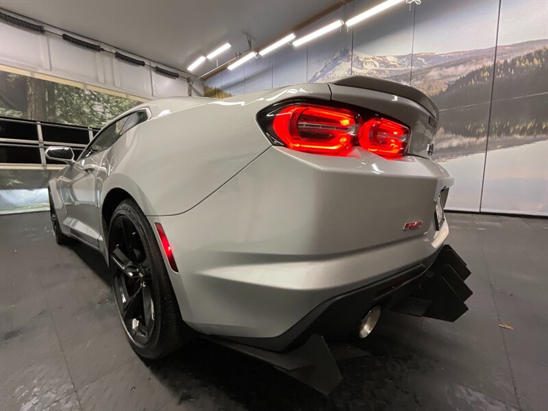 2019 Chevrolet Camaro LT Coupe / 3.6 V6 / RS PKG /  21,000 MILES  LOCAL CAR / Backup Camera / SHARP & CLEAN !! - Photo 11 - Gladstone, OR 97027