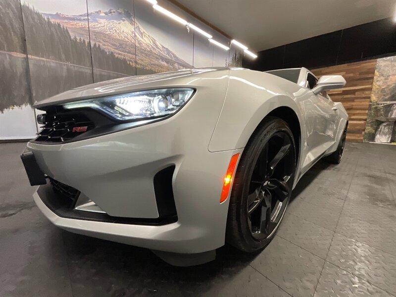 2019 Chevrolet Camaro LT Coupe / 3.6 V6 / RS PKG /  21,000 MILES  LOCAL CAR / Backup Camera / SHARP & CLEAN !! - Photo 9 - Gladstone, OR 97027